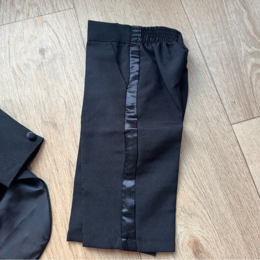 Weikexi Baby Boy 3M Black 4 Piece Suit Formal Tuxedo Set, Like New - Picture 3 of 8
